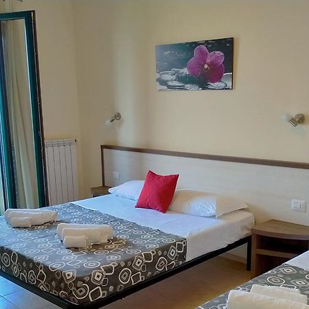 B&B Hotel Helios Uggiano La Chiesa Eksteriør billede