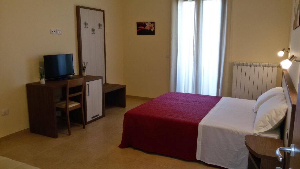 B&B Hotel Helios Uggiano La Chiesa Eksteriør billede