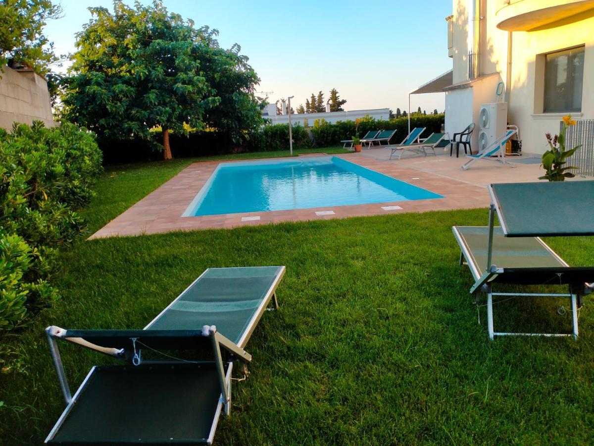 B&B Hotel Helios Uggiano La Chiesa Eksteriør billede