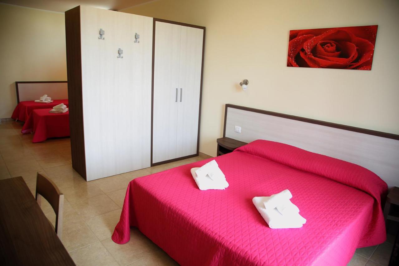 B&B Hotel Helios Uggiano La Chiesa Eksteriør billede