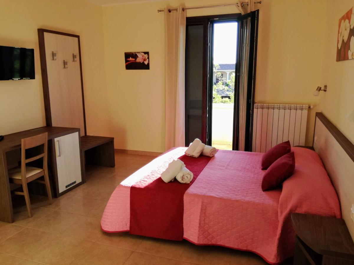 B&B Hotel Helios Uggiano La Chiesa Eksteriør billede