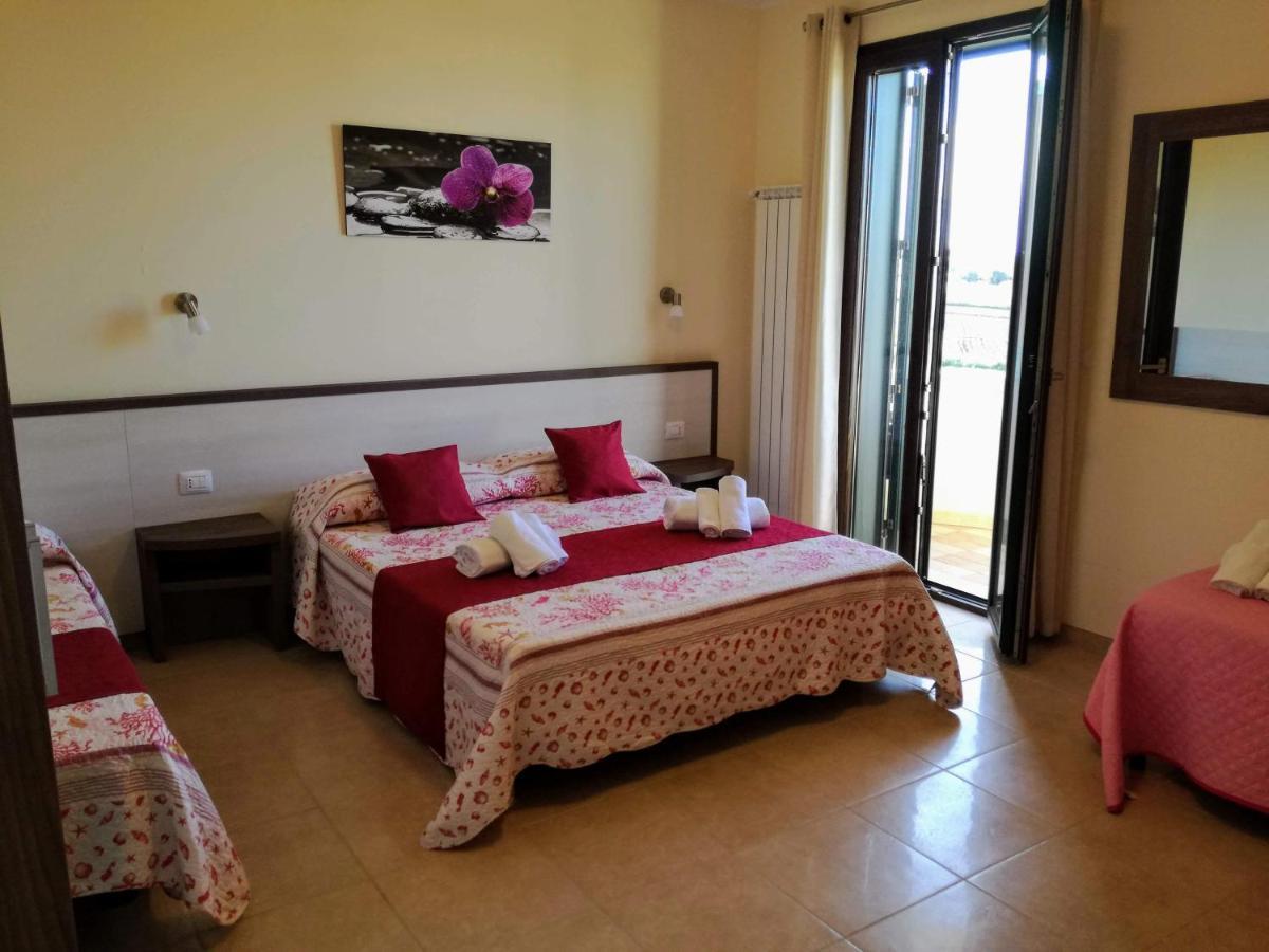B&B Hotel Helios Uggiano La Chiesa Eksteriør billede
