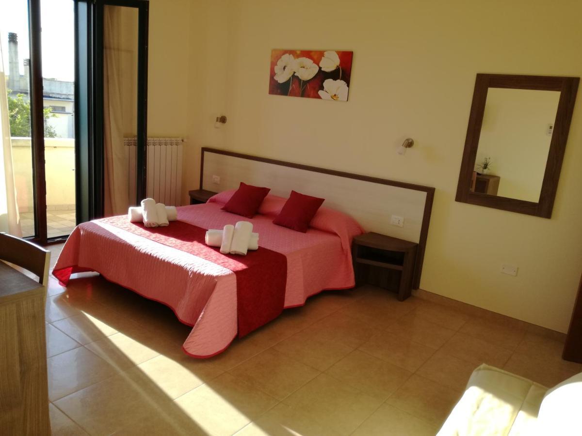 B&B Hotel Helios Uggiano La Chiesa Eksteriør billede