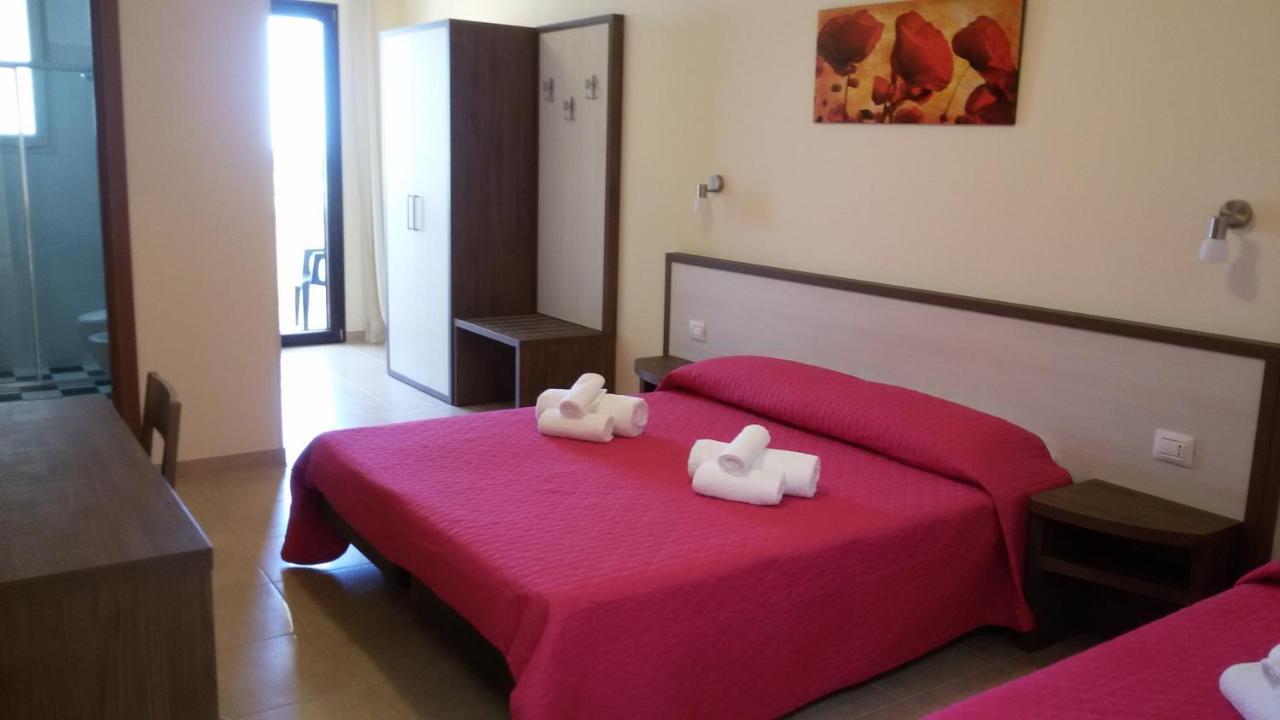 B&B Hotel Helios Uggiano La Chiesa Eksteriør billede