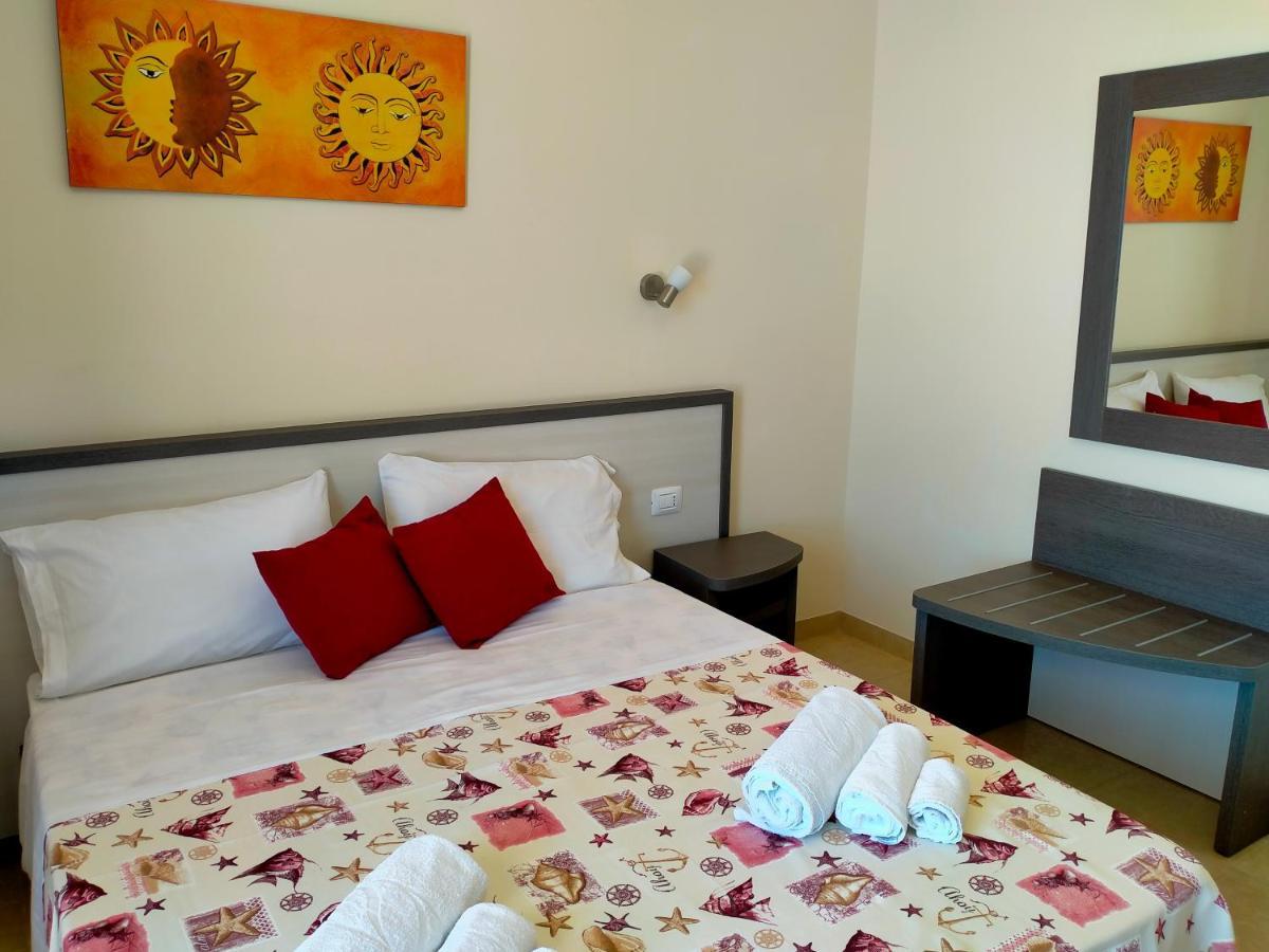 B&B Hotel Helios Uggiano La Chiesa Eksteriør billede