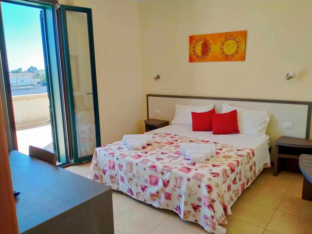 B&B Hotel Helios Uggiano La Chiesa Eksteriør billede