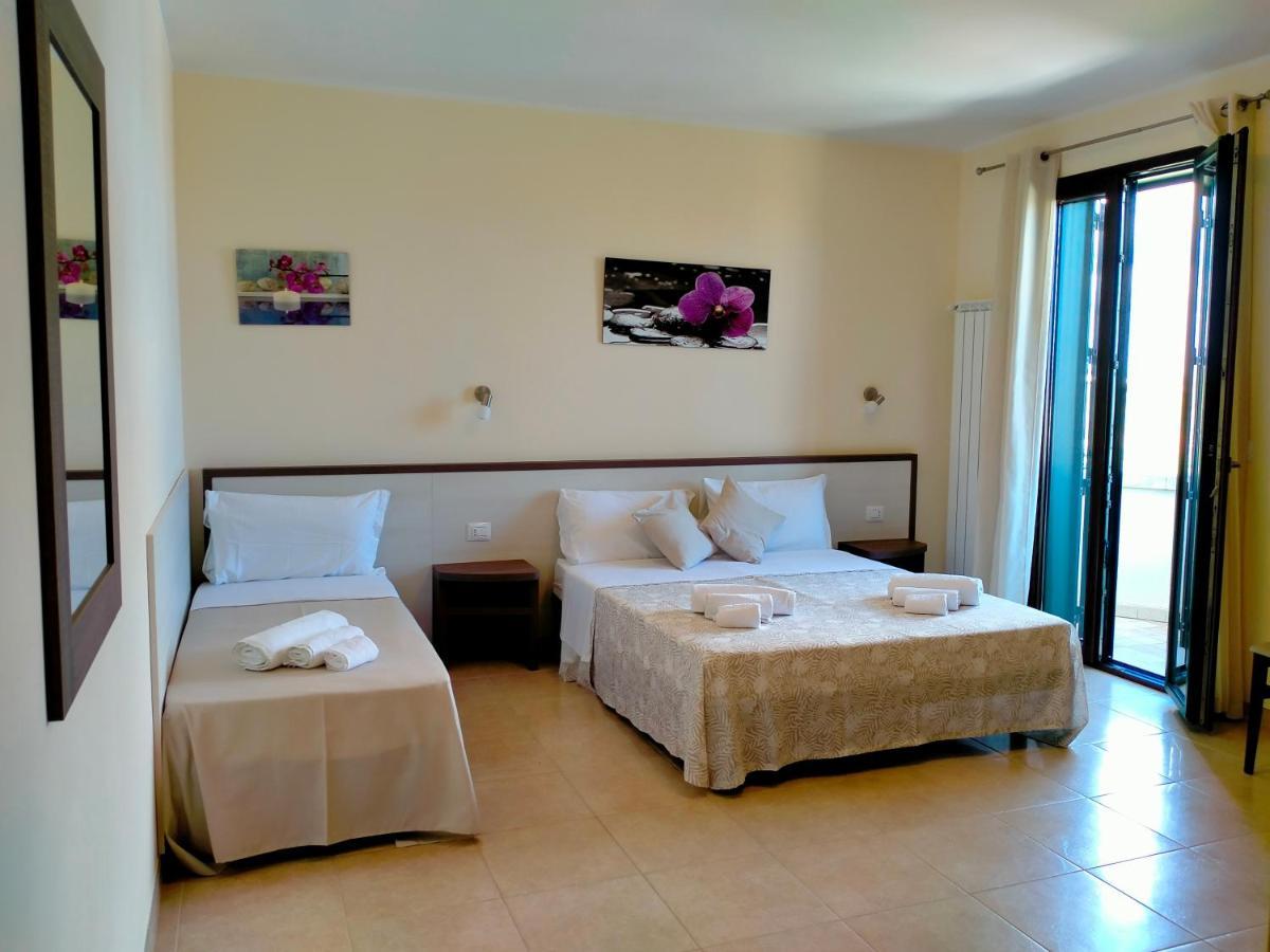 B&B Hotel Helios Uggiano La Chiesa Eksteriør billede