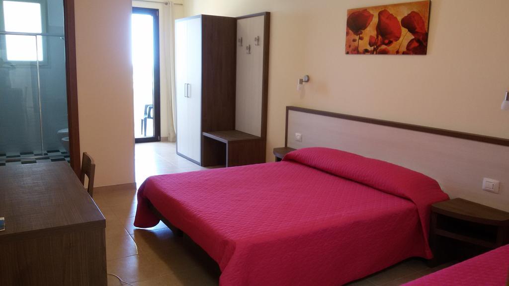 B&B Hotel Helios Uggiano La Chiesa Eksteriør billede