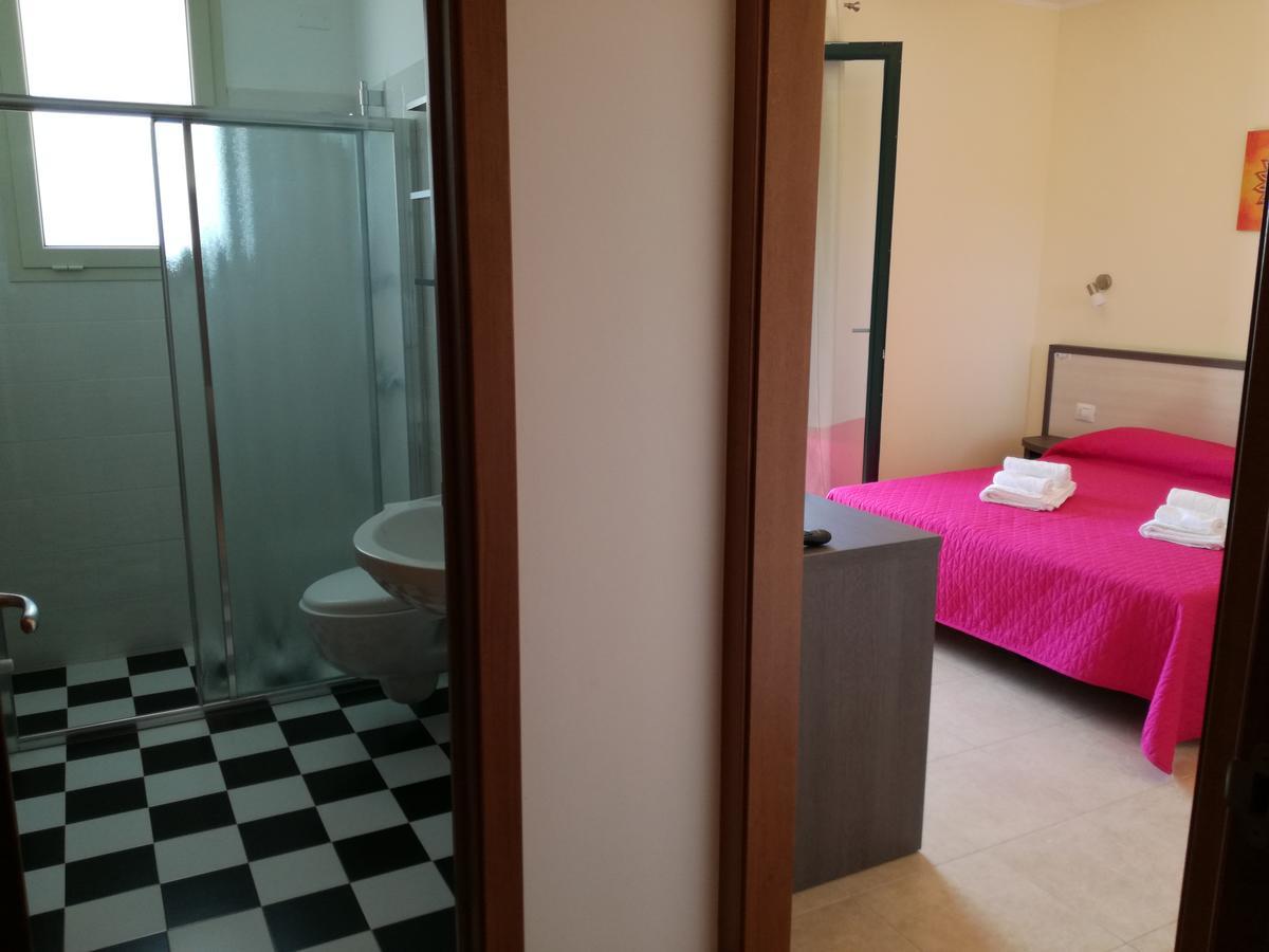 B&B Hotel Helios Uggiano La Chiesa Eksteriør billede