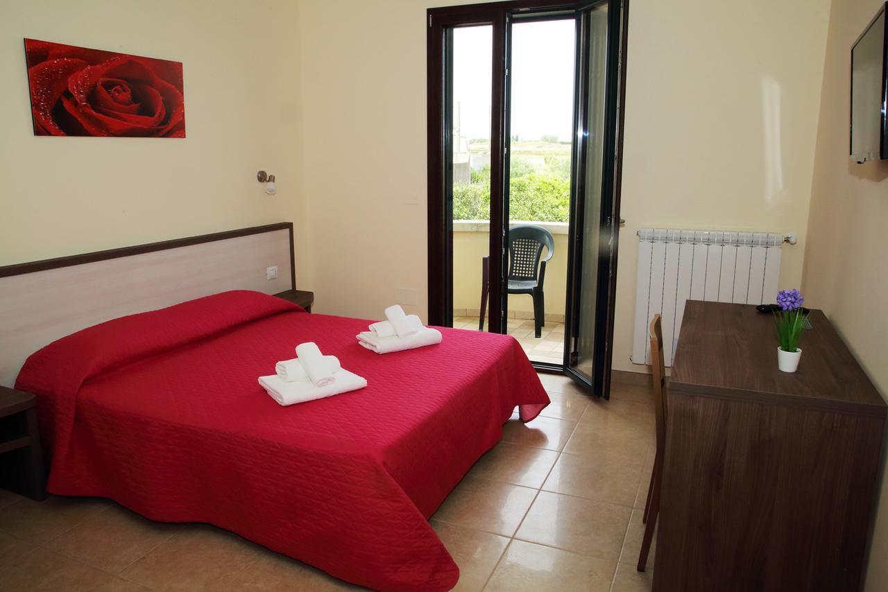 B&B Hotel Helios Uggiano La Chiesa Eksteriør billede